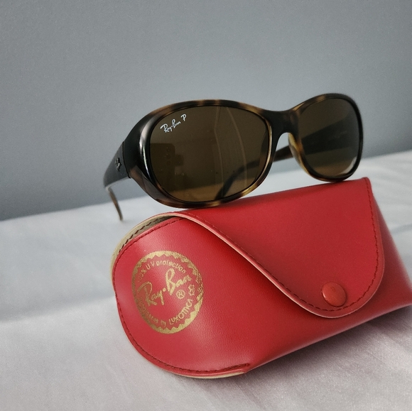 Women's Ray Ban polarized sunglasses with case - Picture 2 of 8